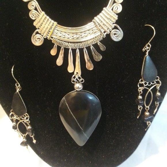 NWT BohoTribal Handmade Necklace and Earrings Set - Picture 5 of 6